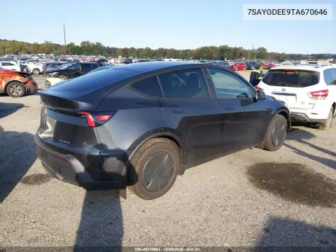 2026 Tesla Model Y All-Wheel Drive/Long Range Launch Series/Premium All-Wheel Drive VIN 7SAYGDEE9TA670646 фото 4