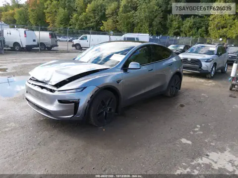 7SAYGDEE6TF626039 — 2026 Tesla Model Y, zdjęcie 2 z IAAI, Przód