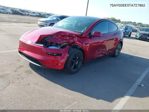 7SAYGDEE5TA727862 — 2026 Tesla Model Y, фото 2 с аукциона IAAI, передняя часть слева