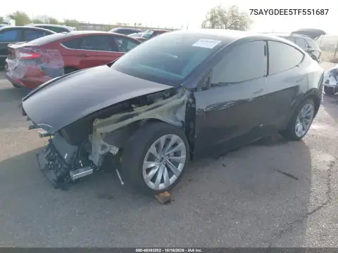 7SAYGDEE5TF551687 — 2026 Tesla Model Y, ფოტო 2, IAAI, წინა ნაწილი
