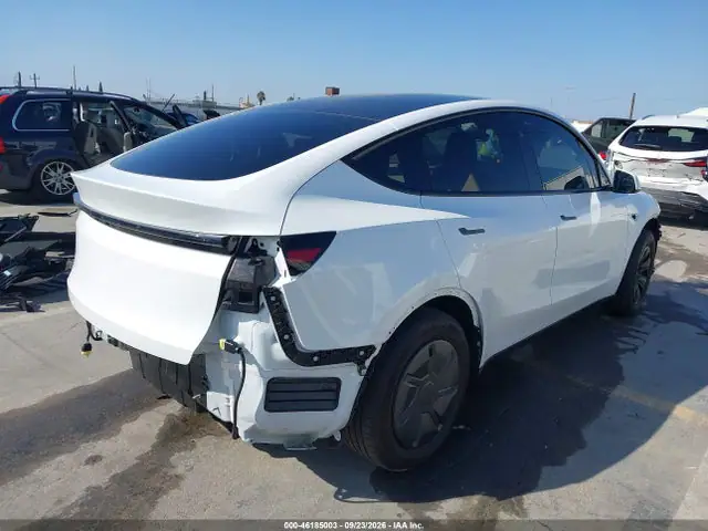 7SAYGDED3TA601331 — 2026 Tesla Modelo Y, zdjęcie 4 z IAAI 19.10.2026, Przód i tył