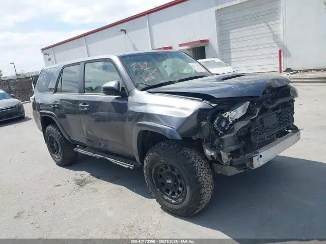 JTELU5JR4M5861648 Toyota 4RUNNER Trd Pro 2021 — uszkodzenie Przód, zdjęcie przed naprawą