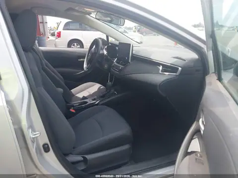 5YFEPMAE1MP224084 — 2021 Toyota Corolla LE, foto 5 de IAAI 27.10.2026, Delantera derecha