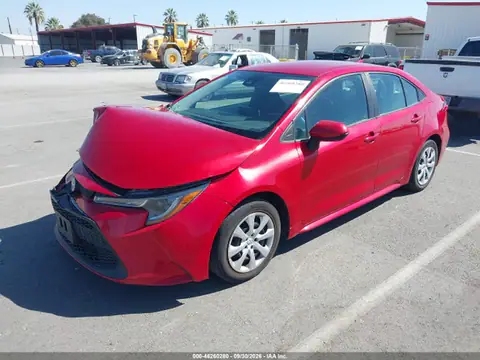 5YFEPMAE8MP260855 — 2021 Toyota Corolla LE, фото 2 с аукциона IAAI 27.10.2026, передняя часть справа