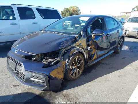 2020 Toyota COROLLA SE VIN 5YFS4RCE7LP048971 фото 2