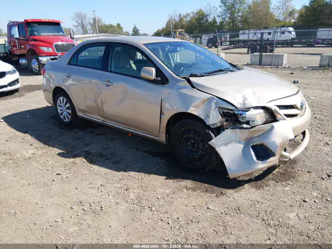 2T1BU4EE2CC762314 — 2012 Toyota Corolla, Передняя часть справа, фото до ремонта