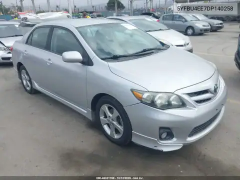 5YFBU4EE7DP140258 — 2013 Toyota Corolla, უკანა ნაწილი, ფოტოები შეკეთებამდე