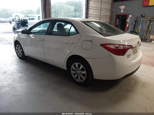 2T1BURHE0GC619604 — 2016 Toyota Corolla, zdjęcie 3 z IAAI 11.10.2026, Przód
