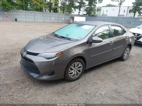 2T1BURHE4HC953264 — 2017 Toyota Corolla, photo 2 from IAAI 21.10.2026, Rear end