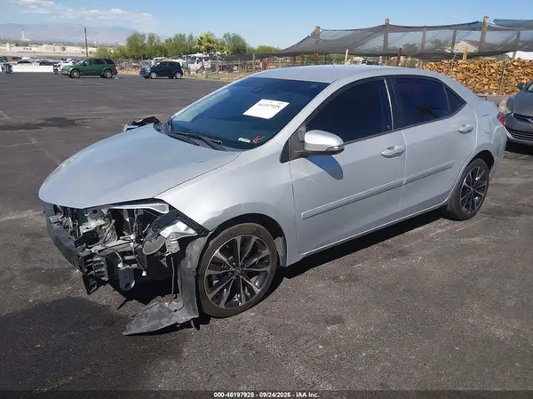2T1BURHE4HC748348 — 2017 Toyota Corolla, zdjęcie 2 z IAAI, Przód
