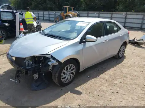 2T1BURHE4JC072960 — 2018 Toyota Corolla, фото 2 з IAAI, Передня частина