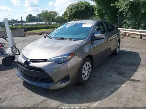2T1BURHE4KC180111 — 2019 Toyota Corolla, ფოტო 2, IAAI 02.10.2026, მარჯვენა მხარე
