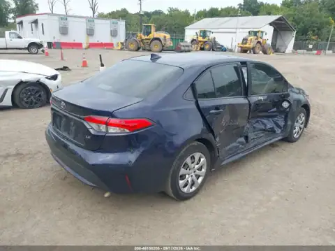 JTDEPRAEXLJ026040 — 2020 Toyota Corolla, foto 4 de IAAI, Lado derecho