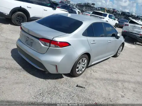 5YFEPMAE7MP190068 — 2021 Toyota Corolla, zdjęcie 4 z IAAI, Lewy tył