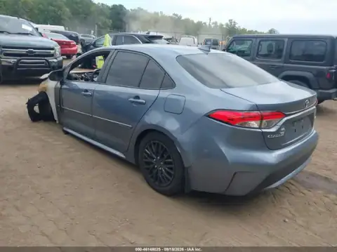 JTDEPMAEXMJ166321 — 2021 Toyota Corolla, foto 3 de IAAI, Incendio del motor
