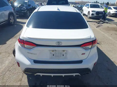 5YFS4MCE8MP077528 — 2021 Toyota Corolla, Левый და правый бока (Left & Right Side), ფოტოები შეკეთებამდე