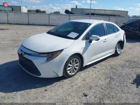 5YFVPMAE8MP218721 — 2021 Toyota Corolla, zdjęcie 2 z IAAI, Lewy tył
