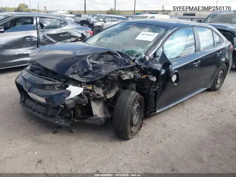 5YFEPMAE3MP250170 — 2021 Toyota Corolla, foto 2 de IAAI, Parte delantera