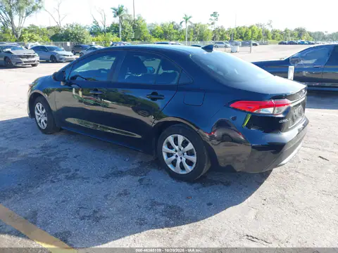 5YFEPMAE3MP264182 — 2021 Toyota Corolla, фото 4 с аукциона IAAI, правый бок