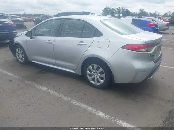 JTDEPMAE8NJ217221 — 2022 Toyota Corolla, photo 3 from IAAI 13.10.2026, Right front