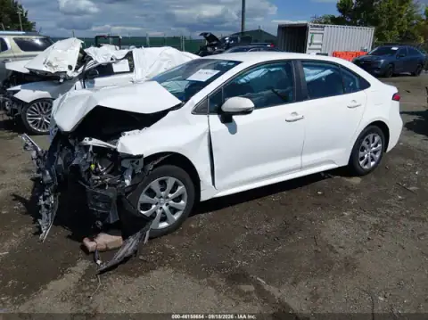 5YFEPMAEXNP320202 — 2022 Toyota Corolla, zdjęcie 2 z IAAI 21.10.2026, Przód