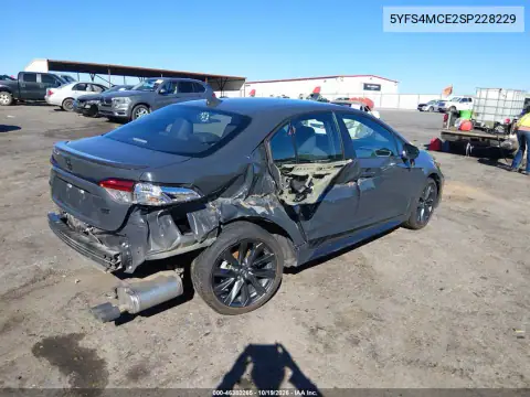 5YFS4MCE2SP228229 — 2025 Toyota Corolla, foto 4 de IAAI, Lado derecho