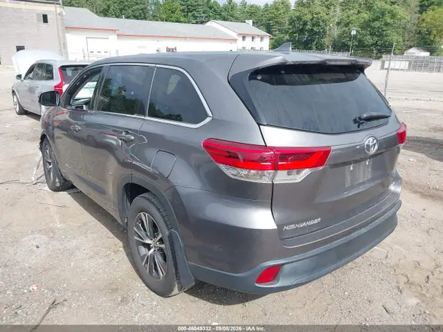 5TDBZRFH2JS866295 — 2018 Toyota Highlander LE Plus, zdjęcie 3 z IAAI 16.10.2026, Przód