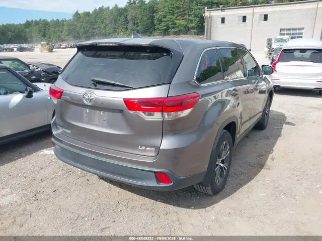 5TDBZRFH2JS866295 — 2018 Toyota Highlander LE Plus, zdjęcie 4 z IAAI 16.10.2026, Przód