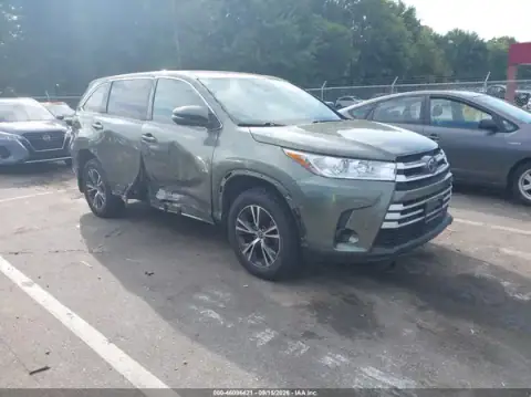 5TDBZRFH2HS468918 — 2017 Toyota Highlander, Right side (Right Side), before-repair photos