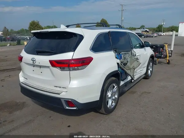 5TDDZRFH7JS894604 — 2018 Toyota Highlander, фото 4 с аукциона IAAI 13.10.2026, Правый бок