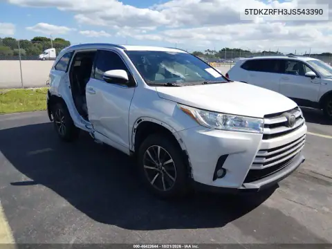 5TDKZRFH3JS543390 — 2018 Toyota Highlander, Right side, before-repair photos