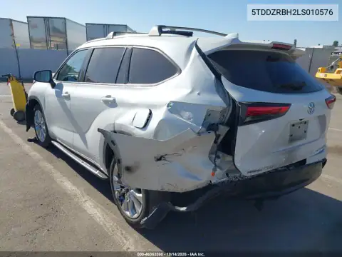 5TDDZRBH2LS010576 — 2020 Toyota Highlander, foto 4 de IAAI, Parte trasera