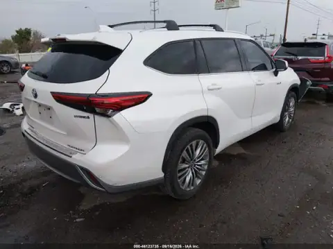 5TDFARAH8MS005532 — 2021 Toyota Highlander, ფოტო 4, IAAI, წინა ნაწილი