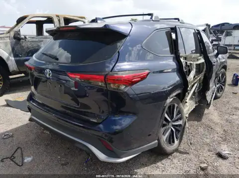 5TDLZRAH5MS080295 — 2021 Toyota Highlander, ფოტო 4, IAAI, მარცხენა და მარჯვენა მხარე