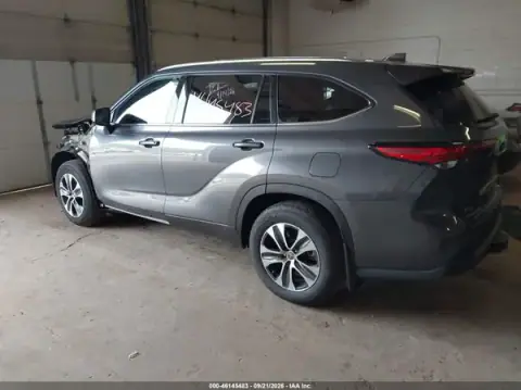5TDGZRBH2MS124950 — 2021 Toyota Highlander, zdjęcie 3 z IAAI, Przód