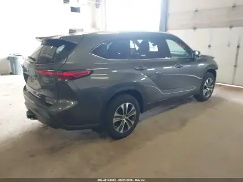 5TDGZRBH2MS124950 — 2021 Toyota Highlander, zdjęcie 4 z IAAI, Przód