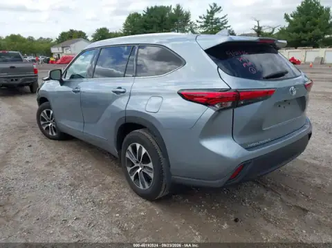 5TDGZRBH0MS123327 — 2021 Toyota Highlander, zdjęcie 3 z IAAI, Przód
