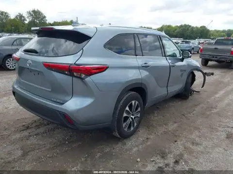 5TDGZRBH0MS123327 — 2021 Toyota Highlander, zdjęcie 4 z IAAI, Przód