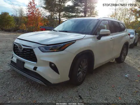 5TDFZRBH7MS119996 — 2021 Toyota Highlander, фото 3 з IAAI, Передня частина