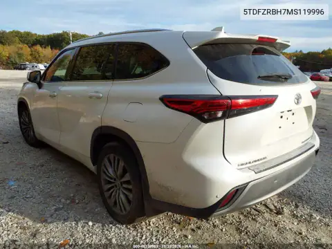 5TDFZRBH7MS119996 — 2021 Toyota Highlander, фото 4 з IAAI, Передня частина