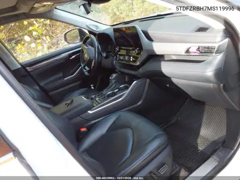 5TDFZRBH7MS119996 — 2021 Toyota Highlander, ПЕРЕДНЯЯ ЧАСТЬ, фото до ремонта