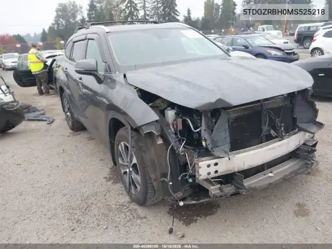 5TDGZRBH0MS525218 — 2021 Toyota Highlander, Parte delantera, fotos antes de reparar