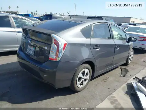 JTDKN3DU5F1982913 — 2015 Toyota Prius, foto 4 de IAAI, Parte delantera