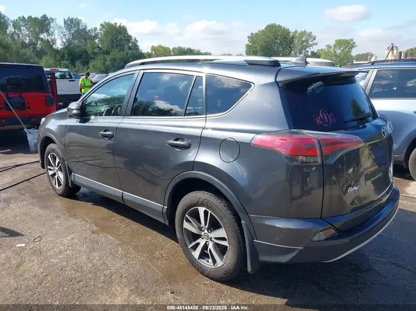 JTMWFREV3GD090717 — 2016 Toyota RAV4, photo 3 from IAAI, Right side