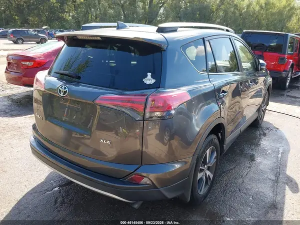 JTMWFREV3GD090717 — 2016 Toyota RAV4, photo 4 from IAAI, Right side