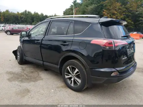 JTMRFREV2HD217472 — 2017 Toyota RAV4, photo 3 from IAAI, Left front