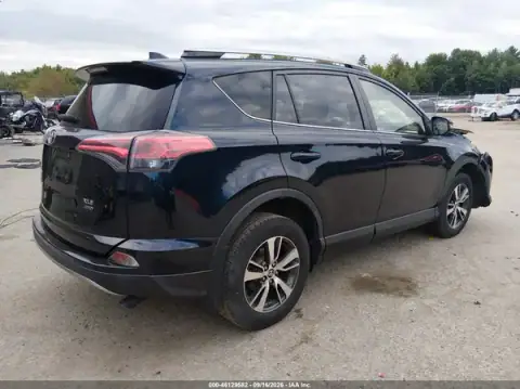 JTMRFREV2HD217472 — 2017 Toyota RAV4, photo 4 from IAAI, Left front
