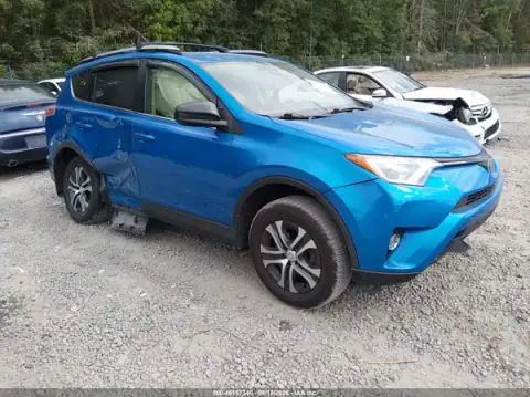 JTMBFREV3HJ119067 — 2017 Toyota RAV4, Правий бік (Right Side), фото до ремонту