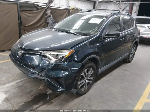 JTMBFREV6HJ153939 — 2017 Toyota RAV4, фото 2 с аукциона IAAI, Передняя часть
