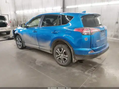 JTMBFREV3HJ173260 — 2017 Toyota RAV4, фото 3 с аукциона IAAI, ПЕРЕДНЯЯ ЧАСТЬ